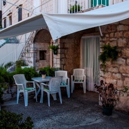 Marina Rooms Komiza Ruang foto