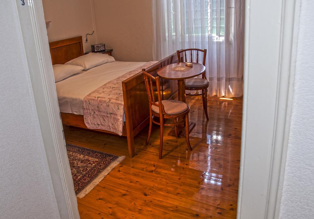 Marina Rooms Komiza Ruang foto