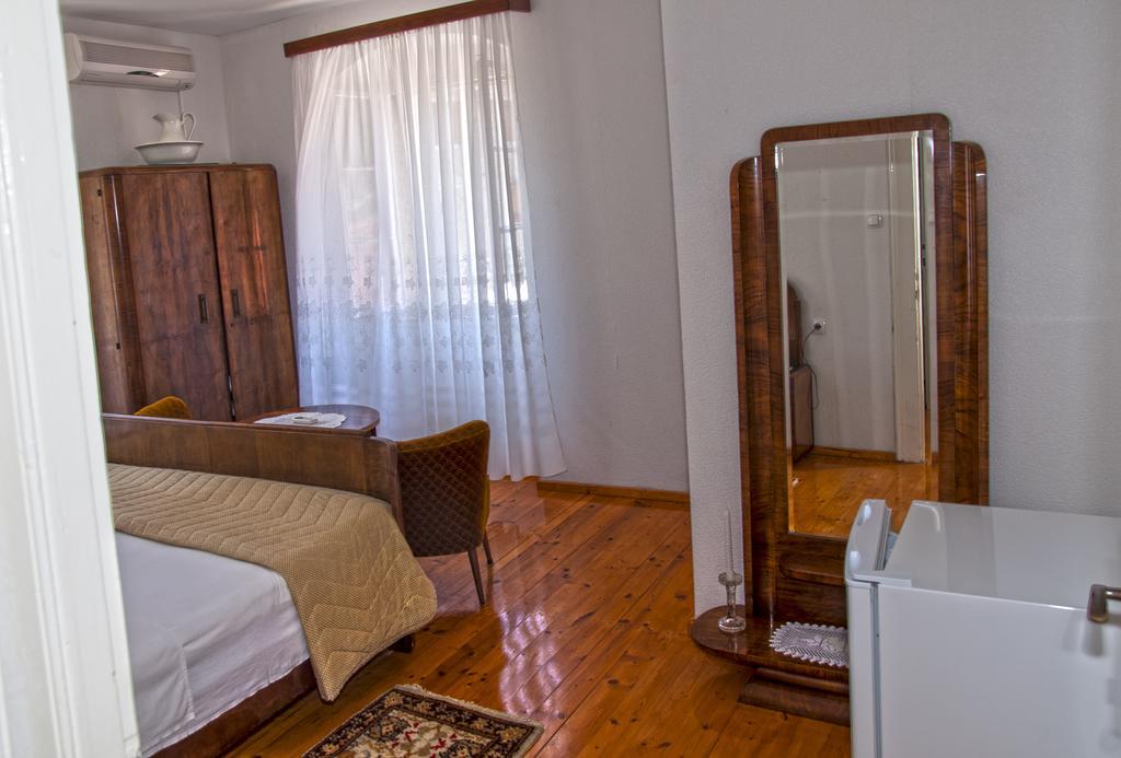 Marina Rooms Komiza Ruang foto