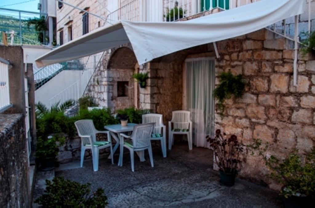 Marina Rooms Komiza Ruang foto